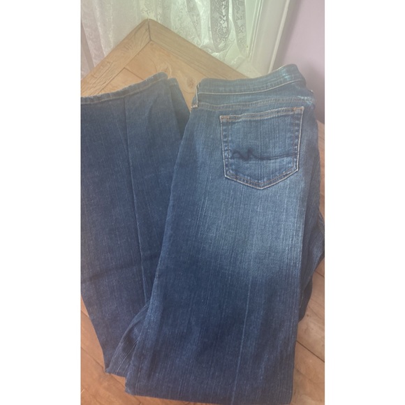 Manhattan Indigo Women’s luxury jeans size 10 originally $175 selling for $17 - Picture 1 of 4